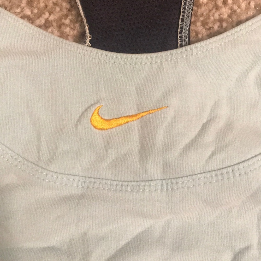 Nike sports bra - Picture 2 of 4